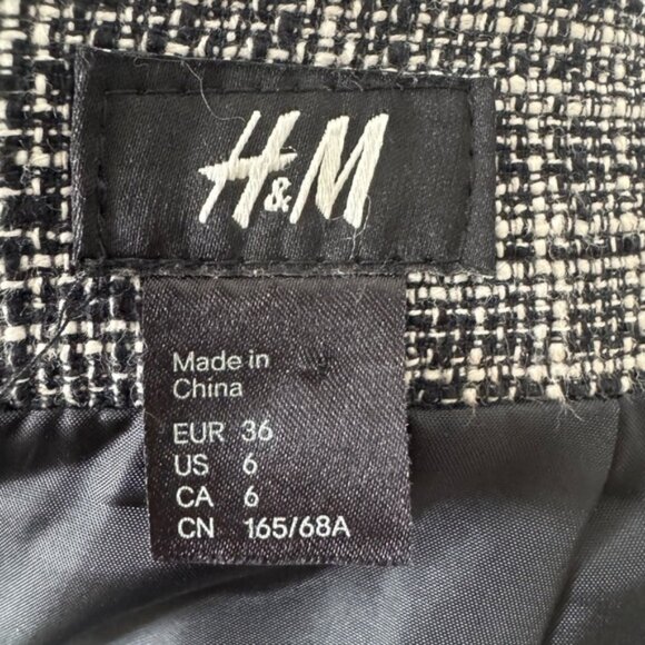 H&M Navy Tweed Mini Skirt with Embellished Waist  – Size 6 - Picture 6 of 15